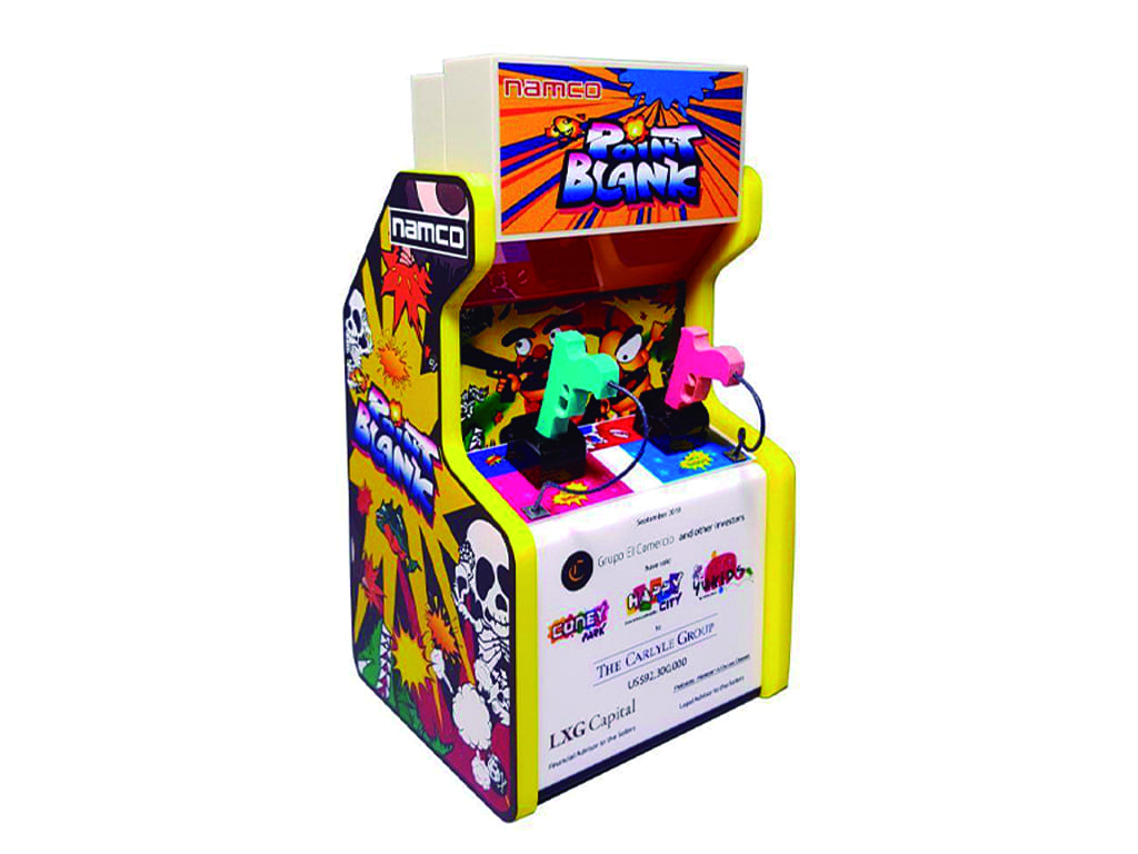 vintage 3D video game machine